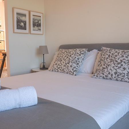 Apartamento Con Suite, Zona De Trabajo Y Yoga Wifi Y Garaje 乌迪亚莱斯堡 外观 照片